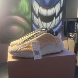 REAL Yeezy 700 V3