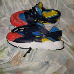 Toddler Nike Huaraches Size 12c