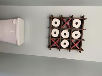functional bathroom decor 
