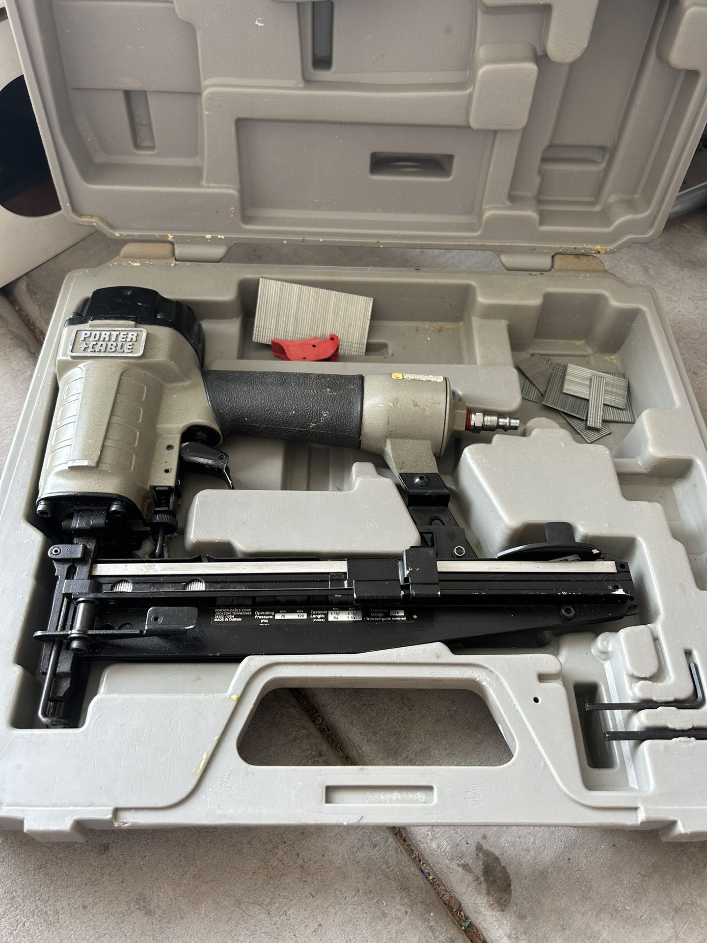 PORTER CABLE AIR PNEUMATIC NB12 18 GAUGE BRAD NAILER WITH CASE 38302 porter-cable-air-pneumatic-nb12-18-gauge-brad-nailer-with-case-38302