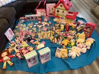 Strawberry Shortcake Collector Lot