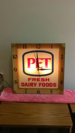 A VERY RARE VINTAGE ADVERTISING CLOCK, VERY NICE, VALUABLE, AND WELL WORTH THE INVESTMENT.(FIRM PRICE)