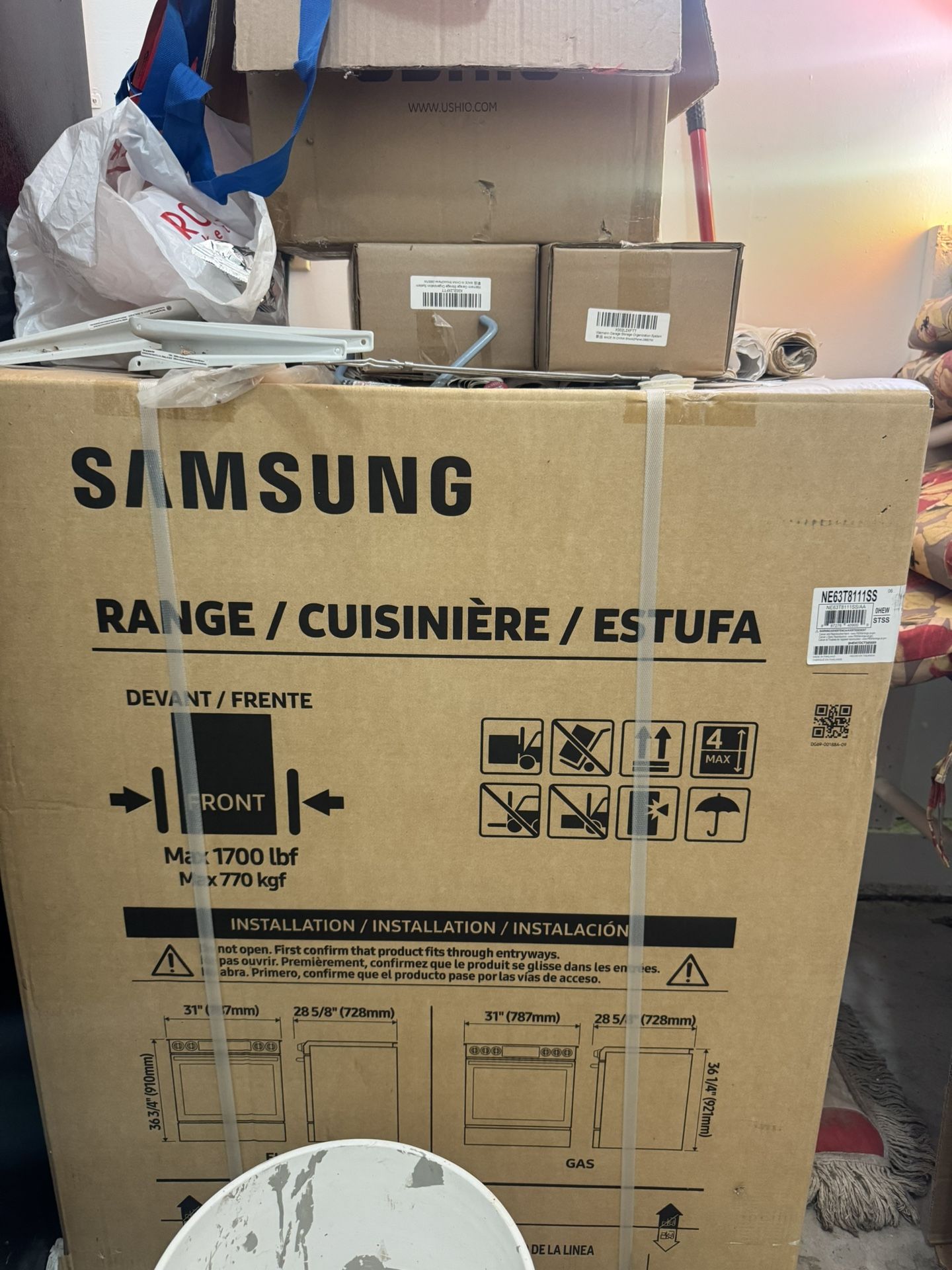 Samsung Electric Range NIB!