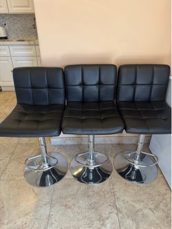 3 Bar stools