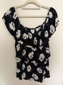 White House Black Market Womens M Black White Floral Tiered Ruffle Blouse Top