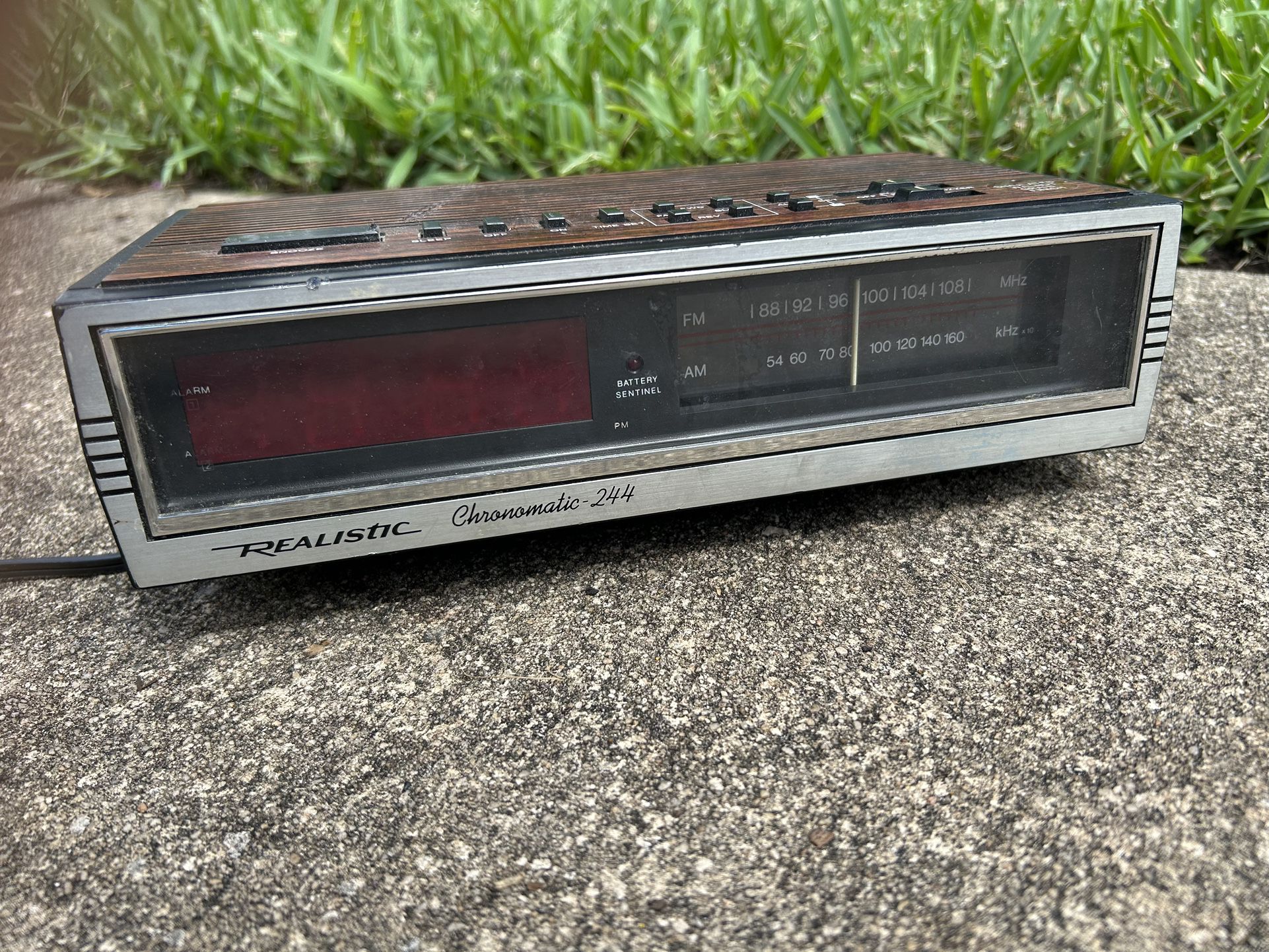 Vintage Wood Grain Realistic Chronomatic 244 AM/FM Radio Digital Alarm Clock