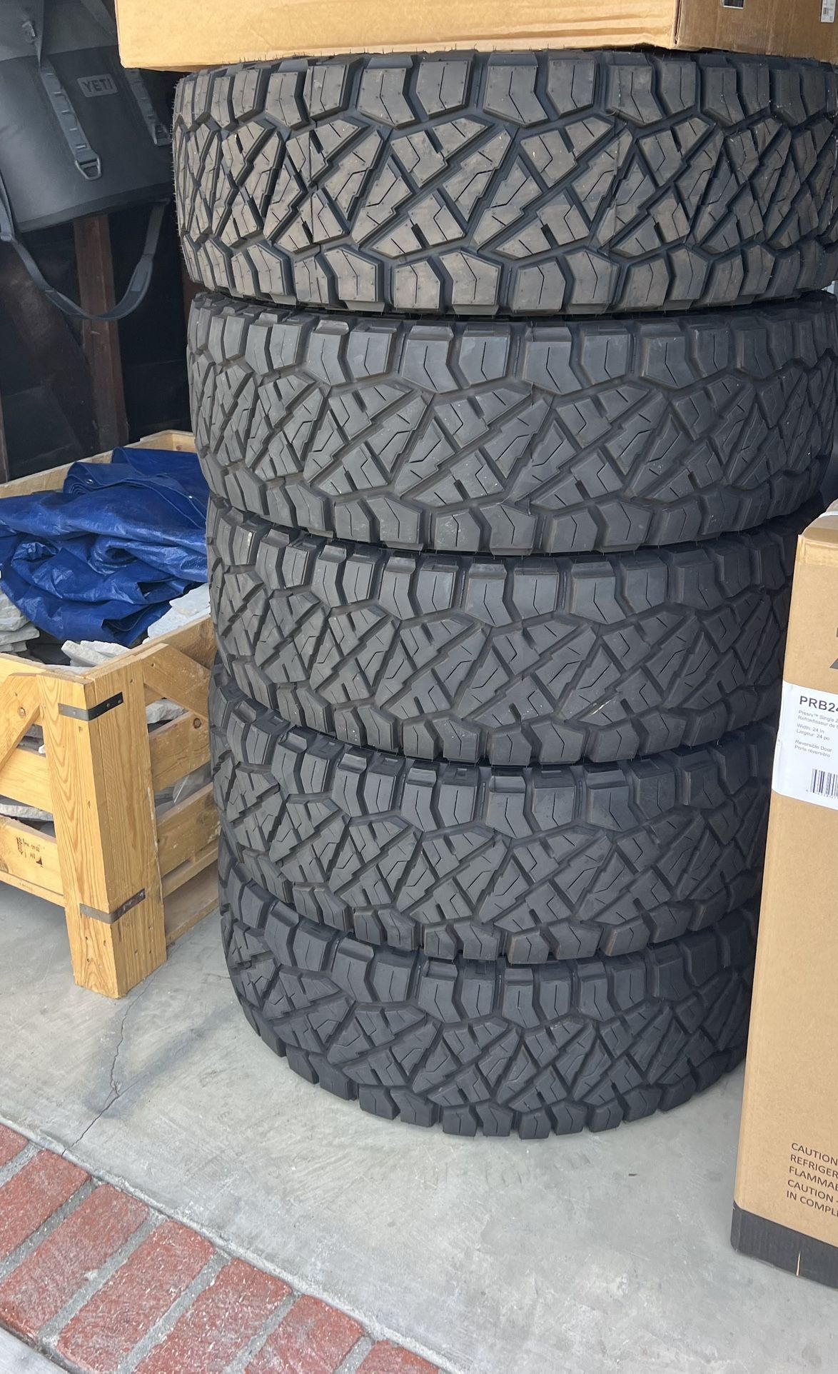 Nitto Ridgegrappler Tires- 38 12.5 17 