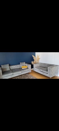 Elegant Gray Velvet Tufted Sofa & Loveseat Set – 2 Pieces