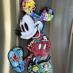 Mickey Mouse magnet