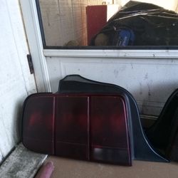 2008Mustang Tail Lights 