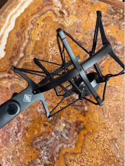 Neumann TLM 102 Mic Mount
