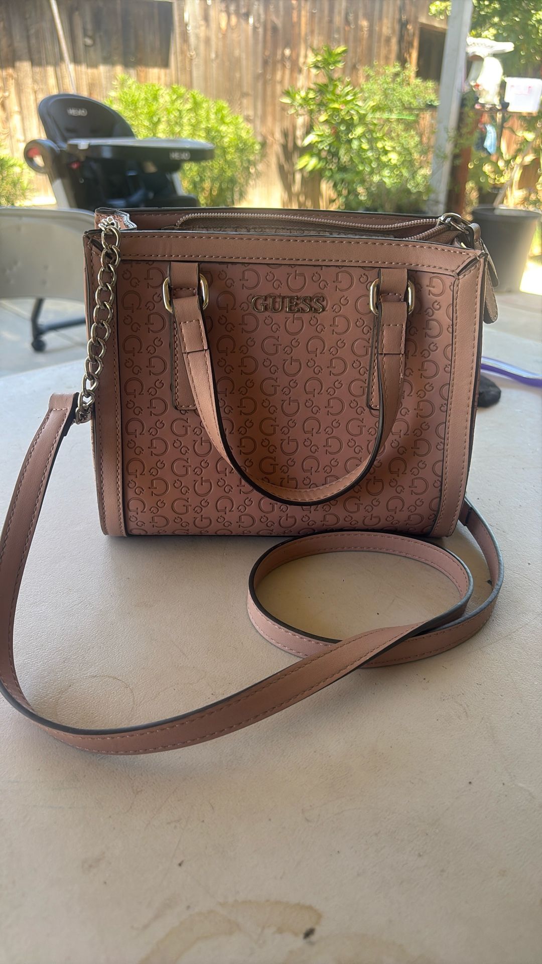 GUESS Brand Logo Textured Structured Handheld Bag