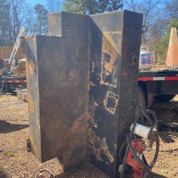 2 Disel Or Gasoline Tanks 