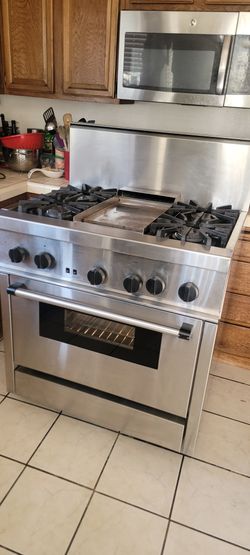 Thermador Professional Freestanding Gas Cooktop - 36" 4-Burner & Griddle. Needs Repair...