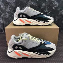 Los yeezy cheap 700