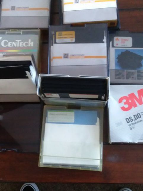 Lot Of 5 1/4 Inch Floppy Disk Lot.