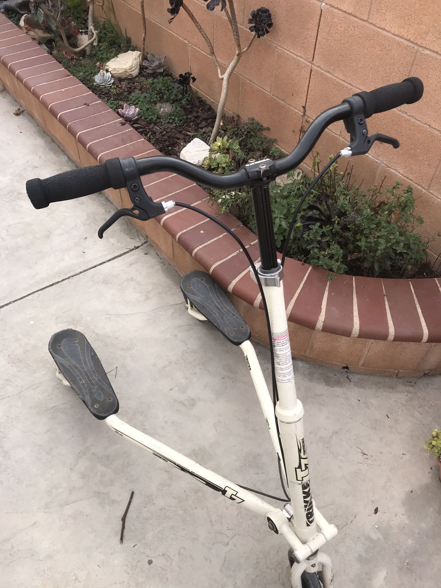 TRIKKE 3 wheel scooter