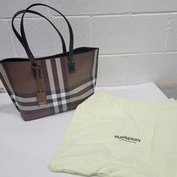 Burberry Haymarket Check Small Canterbury Tote Bag for Sale in Quincy, MA -  OfferUp
