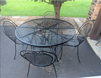 48 Inch Round Wrought Iron Table With 4 Chairs