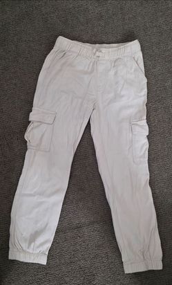 Girl 👧 pants 👖