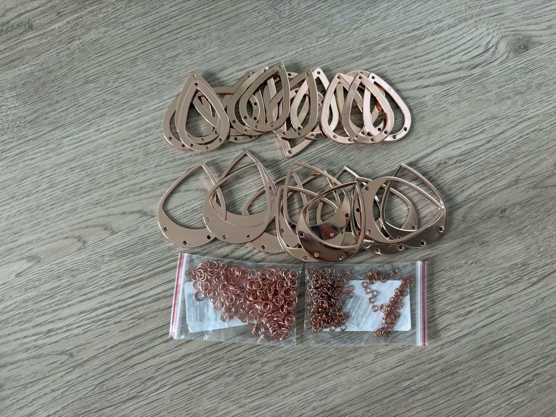 $9 for Lot of 30+ Rose Gold Jewelry Making Supplies | Jewelry  Earrings Metals
