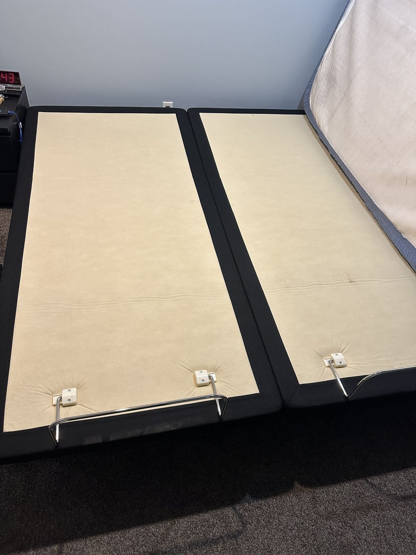 Sealy Ease 4.0 King (2 Twin XL) Adjustable Bed Base OBO Frame