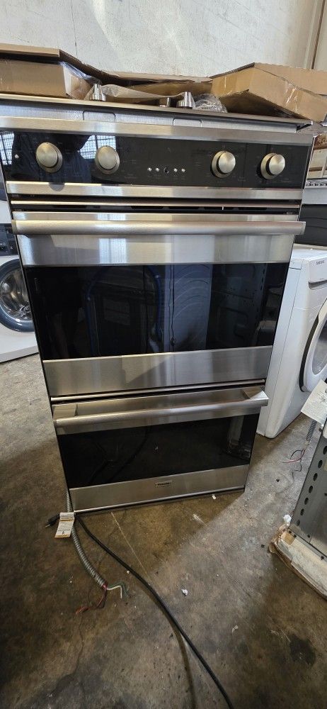 VIKING 30 INCHES DOUBLE OVEN STAINLESS STEEL LIKE NEW NO SCRATCH NO DENT