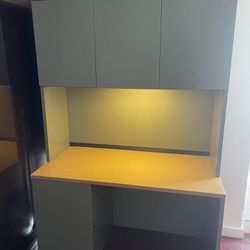Work Desk With Light
