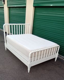FULL SIZE BED FRAME WITH BOX AND MATTRESS