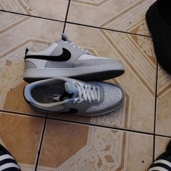 New Nike Low Tops Never Worn 