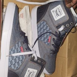 Jordans AN A PAIR OF DENIM Levi's High Top/