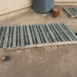 Free pallets (set up to hold plants) & repotting table