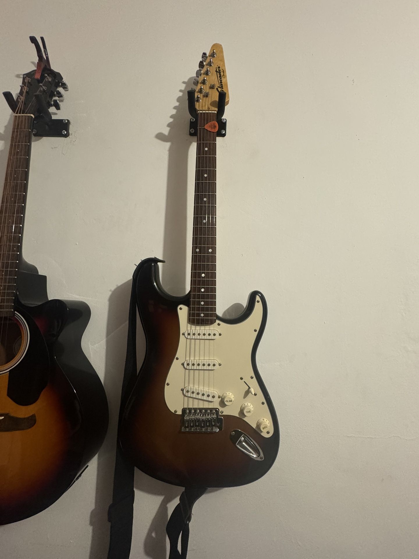 Fender Stratocaster - Starcaster Model.