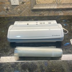 FoodSaver Meal Prep Counter Top Vacuum Sealer Sealing System Model V2240  - White