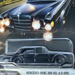 Hot Wheels Premium Thrill Climbers Mercedes-Benz 300SEL 6.8 AMG