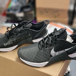 Nike Metcon 8 Flyease Men's 9 New In Box Never Worn
