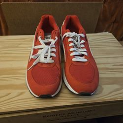 Puma Trainers
Graviton 'Red, whit
