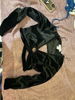 Black crop top
