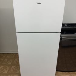 LIKE NEW WHIRLPOOL TOP/BOTTOM REFRIGERATOR. 
