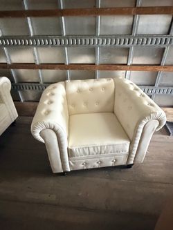 Cream Chesterfield Tufted Leather Armchair