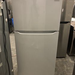 New Frigidaire Scratch And Dent Refrigerator 
