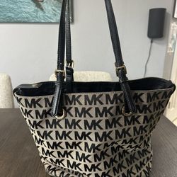 GENUINE MICHAEL KORS PURSE