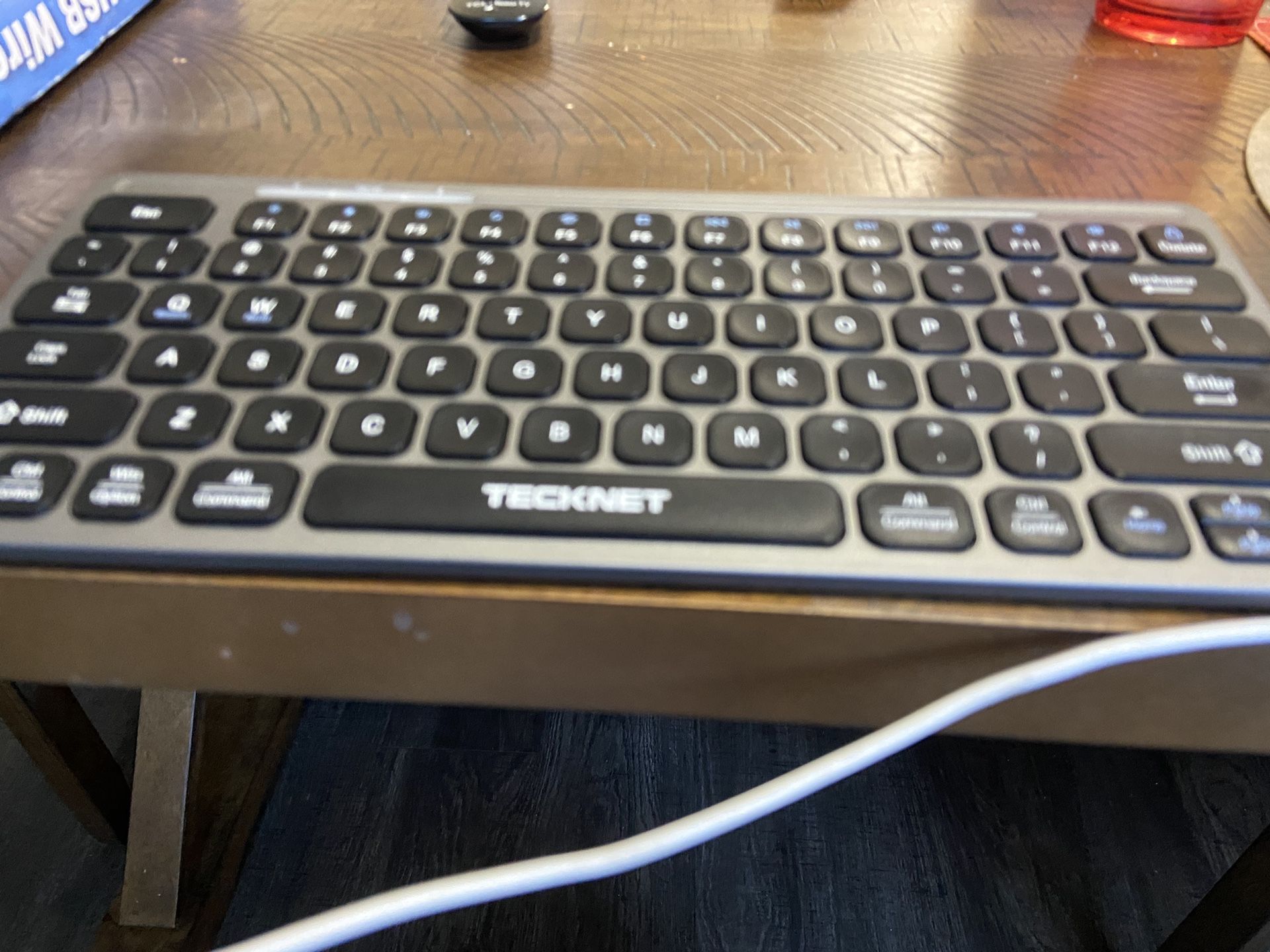 Technetium Wireless Bluetooth Keyboard