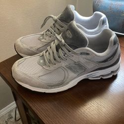 Mens New Balance- Size 10