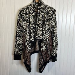 Blu Pepper Aztec Print Cardigan size Medium 