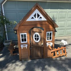Backyard Discovery Aspen Cedar Playhouse 
