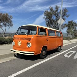 1974 VW BAY WINDOW BUS 