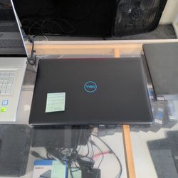 DELL G3 GAMING LAPTOP 17" W/EXTRAS WINDOWS 11 PRO 