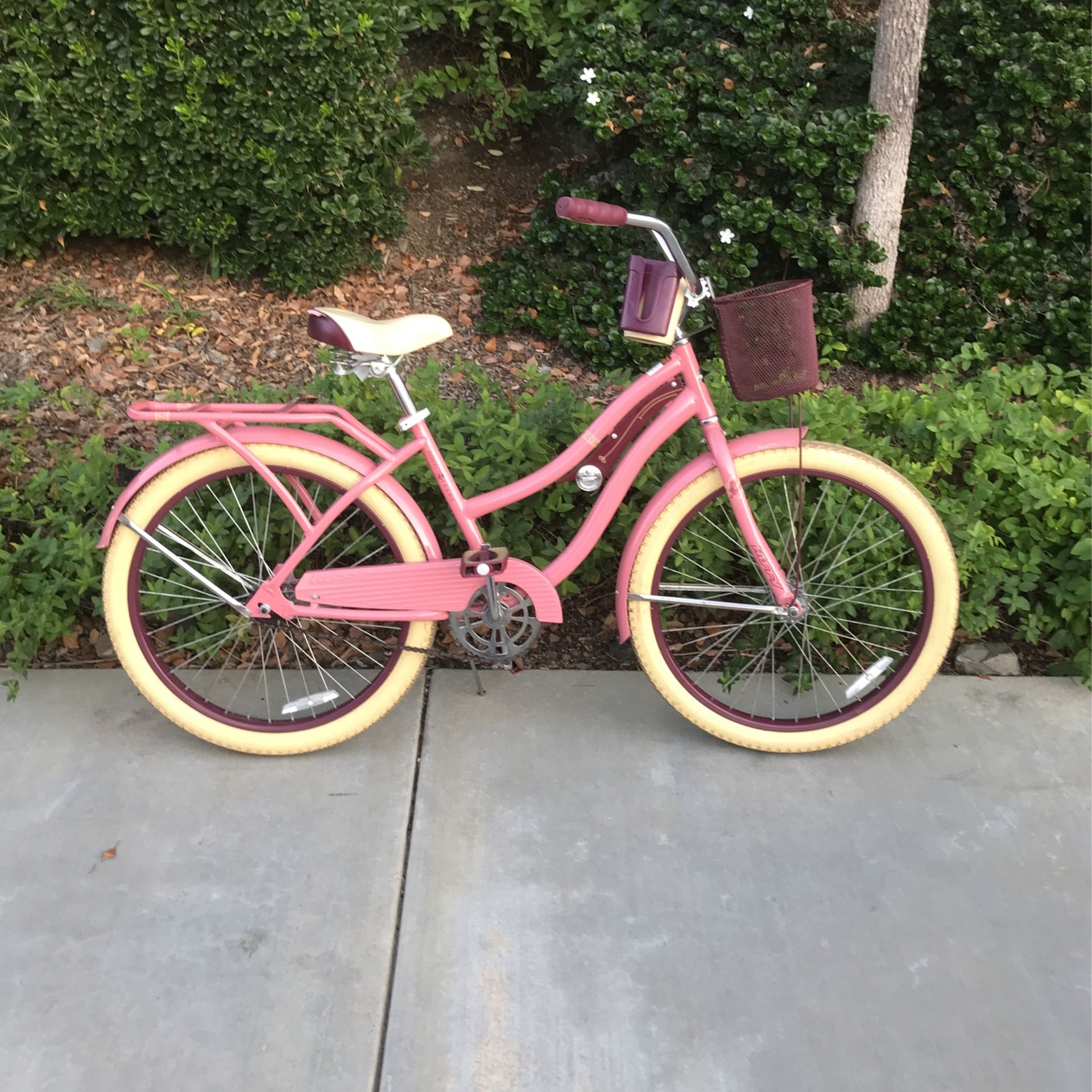 24” Huffy Nel Lusso Ladies/Girls Pink Beach Cruiser