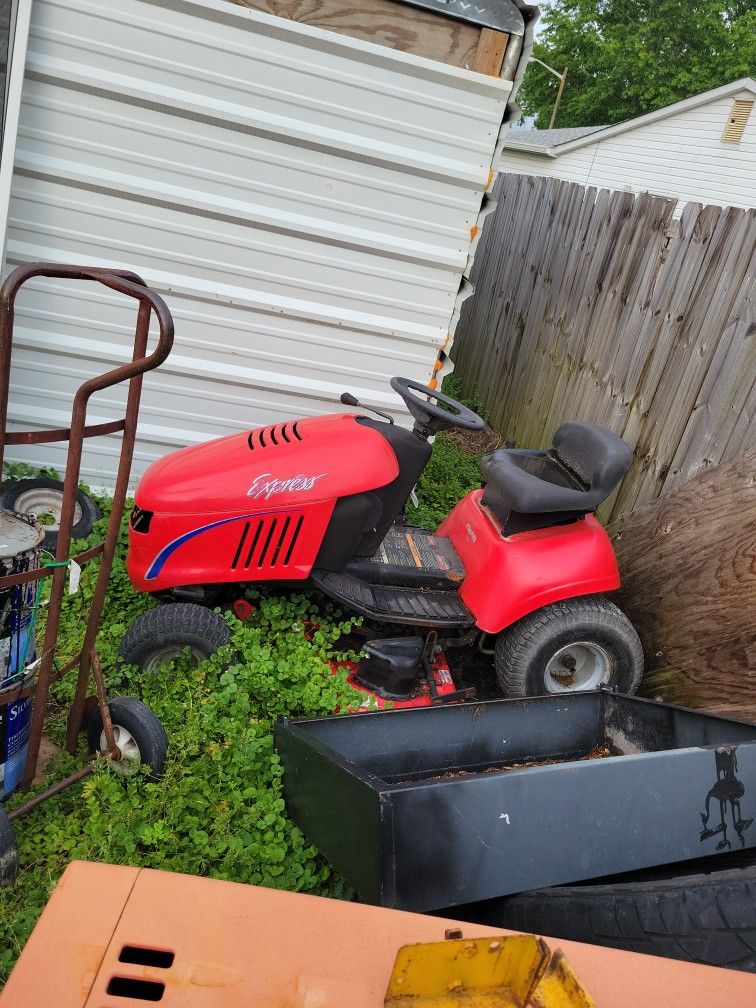 Simplicity Riding Lawn Mower